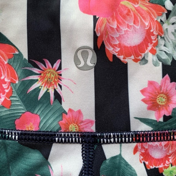 Lululemon Wonder Under Crop Luxtreme size 6 - Picture 7 of 7